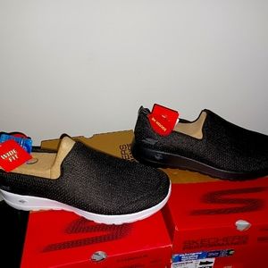 Women's Athletic Shoes